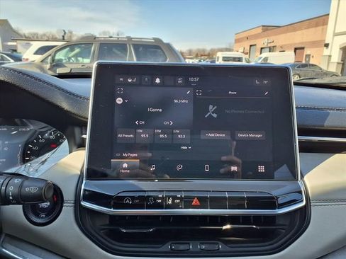 Used 2022 Jeep Compass Limited image 21