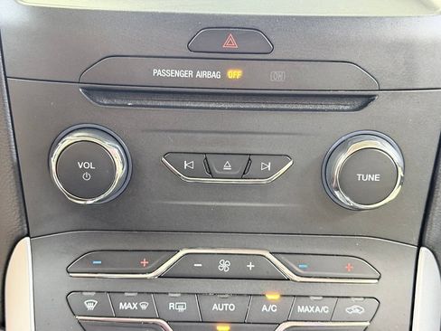 Used 2017 Ford Edge SEL w/ Equipment Group 201A AWD/4WD image 48