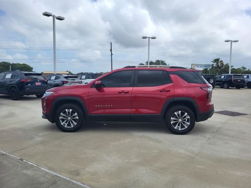 Used 2025 Chevrolet Equinox LT w/ Convenience Package II FWD image 2