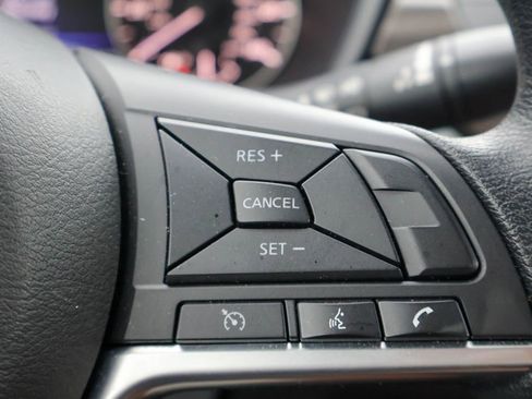 Used 2025 Nissan Altima 2.5 SV FWD image 13