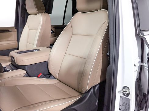 Used 2024 Chevrolet Tahoe Premier RWD image 17