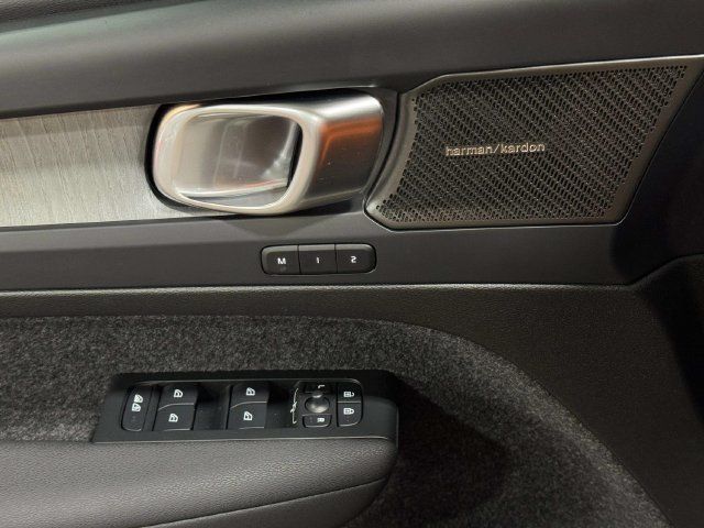 Used 2025 Volvo XC40 B5 Ultra w/ Climate Package AWD/4WD image 20