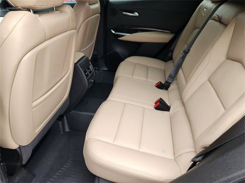 Used 2024 Cadillac XT4 Premium Luxury image 30