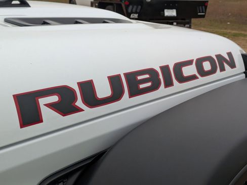 Used 2025 Jeep Gladiator Rubicon w/ Convenience Group image 29