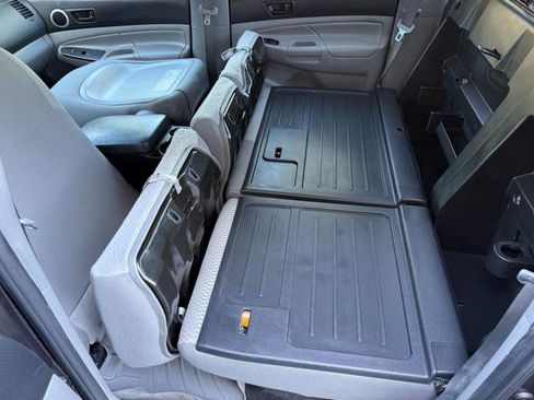 Used 2015 Toyota Tacoma PreRunner w/ SR5 Package RWD image 26