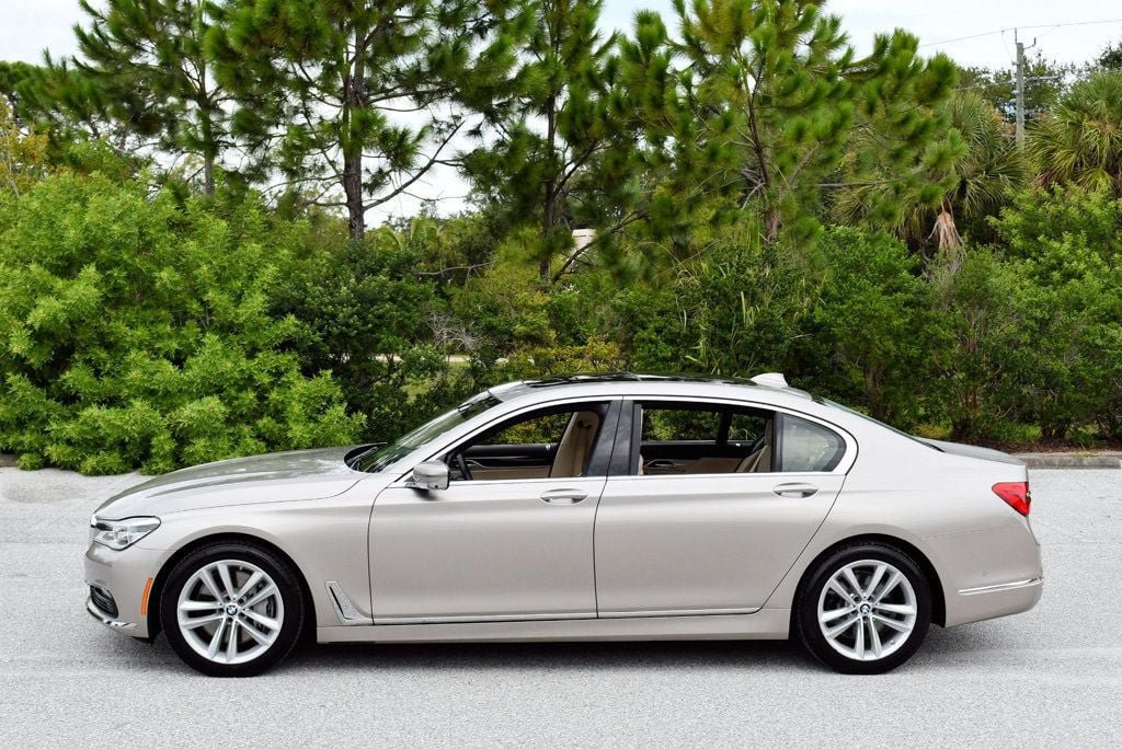 Used 2016 BMW 750i xDrive AWD/4WD image 26
