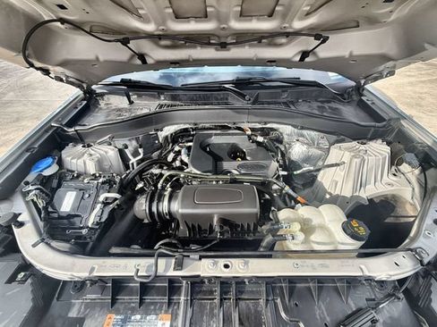Used 2020 Ford Explorer XLT w/ Equipment Group 202A AWD/4WD image 29