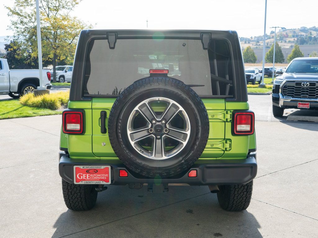 Used 2018 Jeep Wrangler Unlimited Sahara AWD/4WD image 6