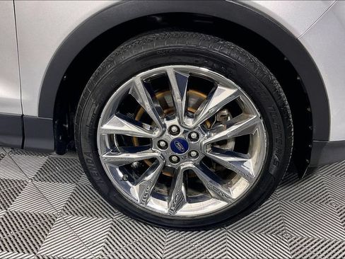 Used 2016 Ford Escape SE w/ SE Chrome Package FWD image 12