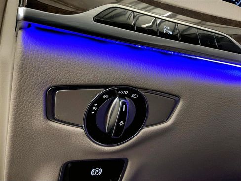 Used 2015 Mercedes-Benz S 550 4MATIC Sedan image 30