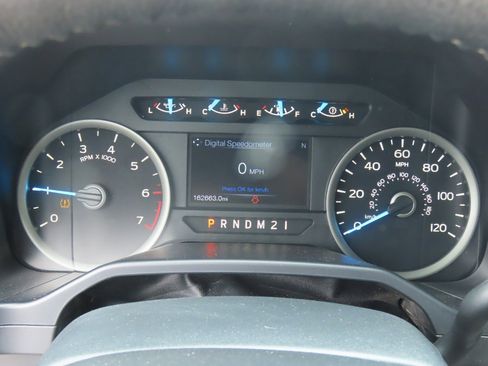 Used 2016 Ford F150 XLT w/ Equipment Group 302A Luxury image 29