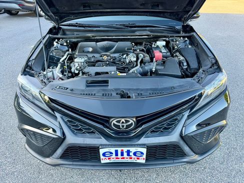 Used 2022 Toyota Camry SE FWD image 9