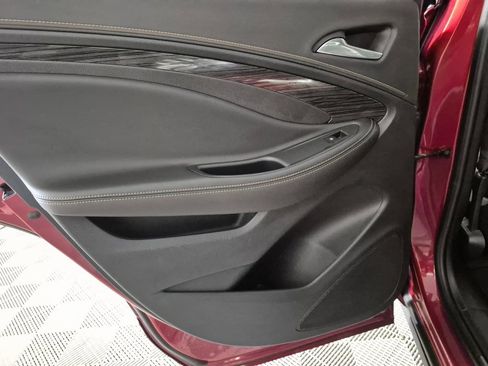 Used 2017 Buick Envision Premium image 25