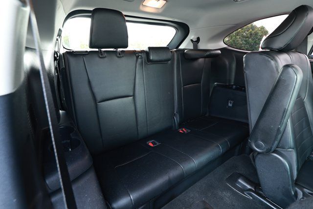 Used 2020 Toyota Highlander XLE AWD/4WD image 34