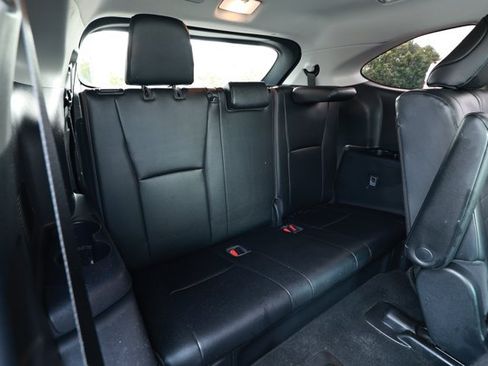 Used 2020 Toyota Highlander XLE AWD/4WD image 34