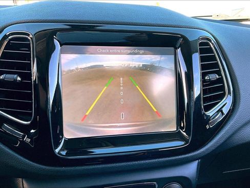 Used 2019 Jeep Compass Limited image 20