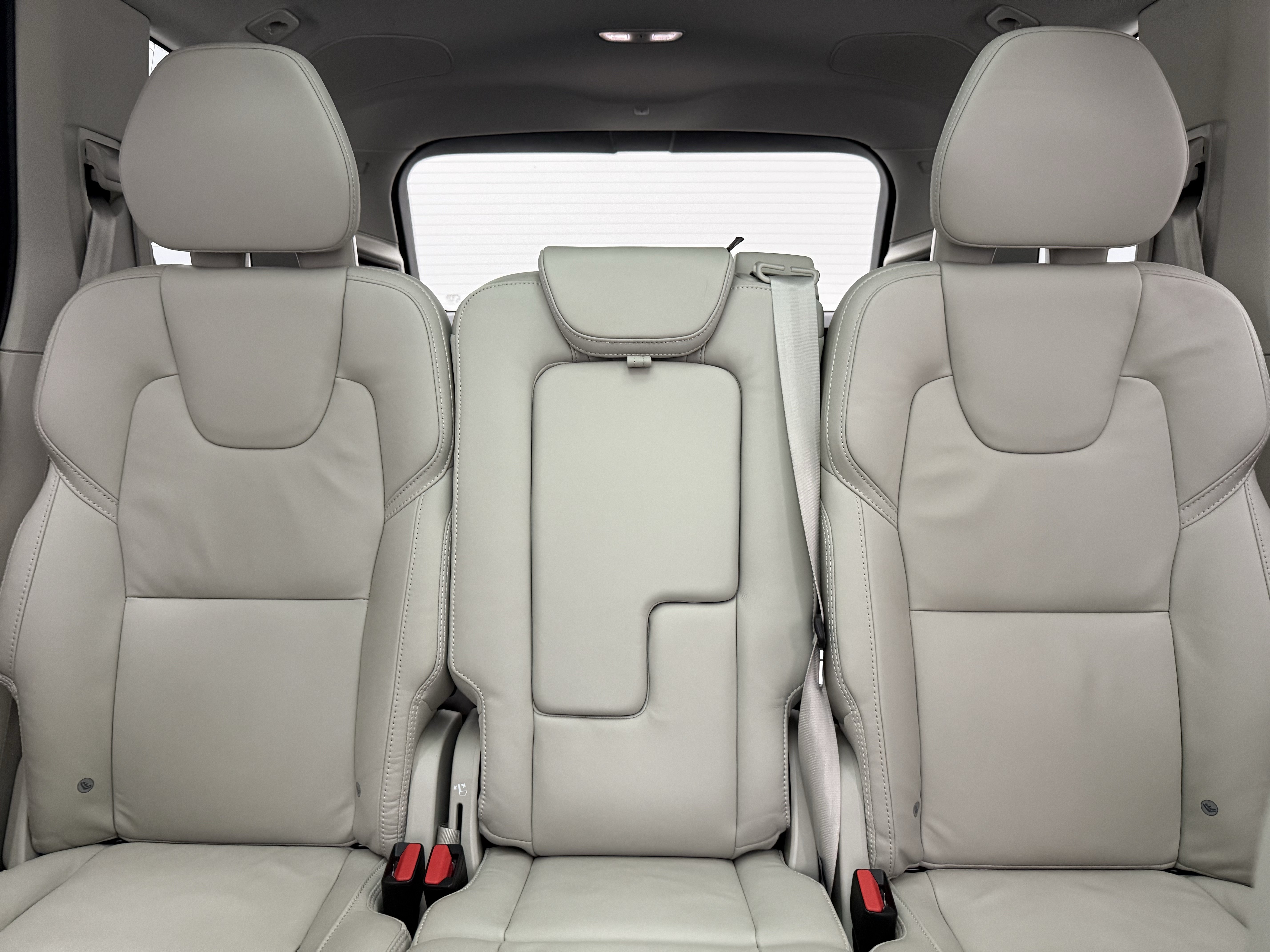 Certified 2024 Volvo XC90 B6 Ultimate w/ Protection Package Premier AWD/4WD image 28