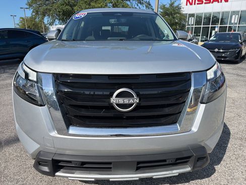 Certified 2024 Nissan Pathfinder Platinum w/ Cargo Package AWD/4WD image 2