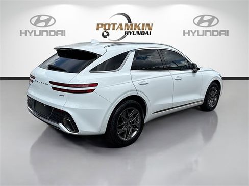 Used 2024 Genesis GV70 2.5T w/ Select Package image 5