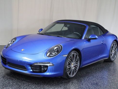 Used 2016 Porsche 911 Carrera 4S image 2