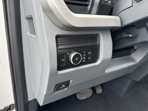 Used 2024 Ford F250 XLT image 4