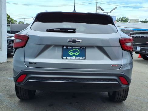 Certified 2025 Chevrolet Trax RS FWD image 5