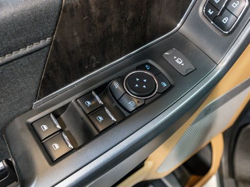 Used 2023 Ford F250 Lariat w/ Chrome Package image 18