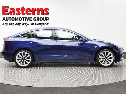 Used 2018 Tesla Model 3 Mid Range image 4