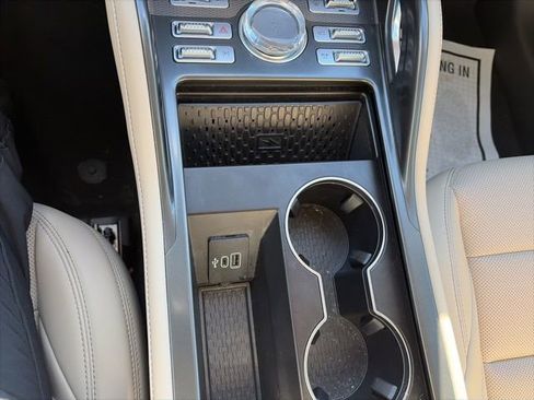 Used 2025 Lincoln Nautilus Premier image 20