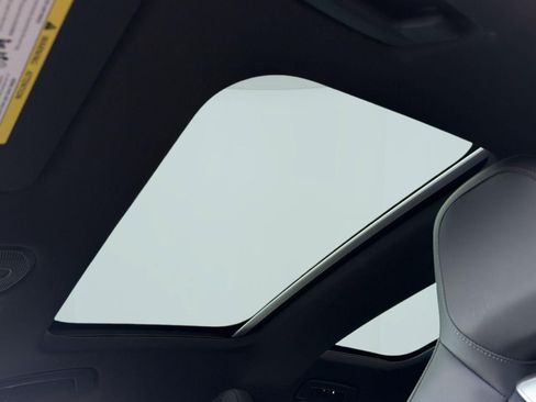 Certified 2024 Porsche Panamera RWD image 24