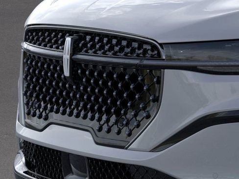 New 2026 Lincoln Nautilus Reserve w/ Jet Appearance Package image 17