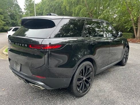 Used 2025 Land Rover Range Rover Sport SE AWD/4WD image 9