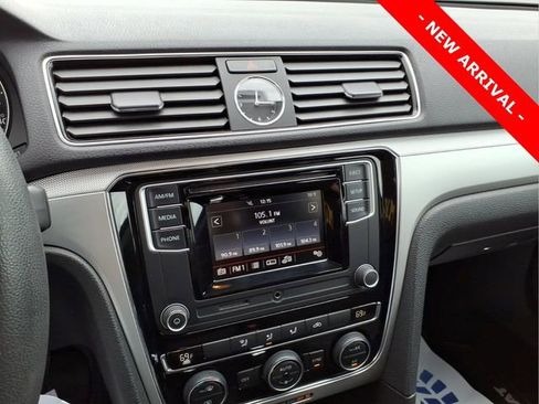 Used 2016 Volkswagen Passat 1.8T S image 18