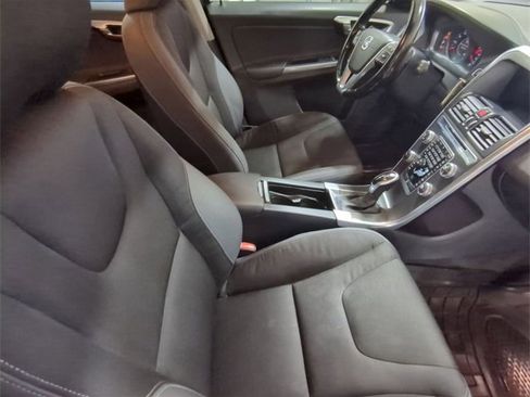 Used 2015 Volvo XC60 T5 image 23