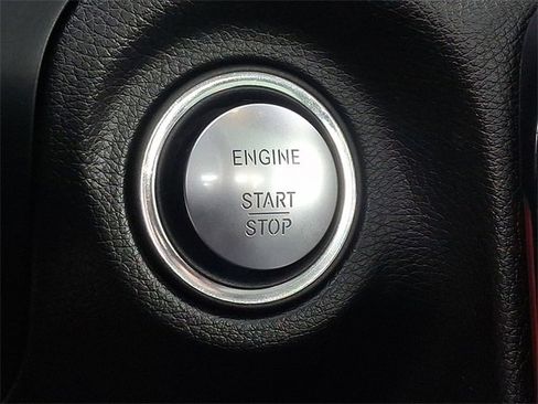 Used 2019 Mercedes-Benz SLC 300 w/ Premium Package image 21