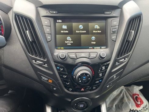 Used 2016 Hyundai Veloster Turbo image 9