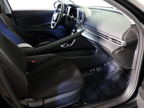 Used 2023 Hyundai Elantra SEL FWD image 31