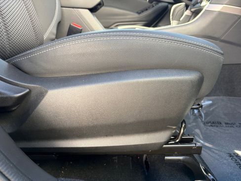 Used 2023 Subaru Forester Premium AWD/4WD image 31
