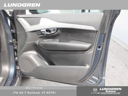 Used 2022 Volvo XC90 T5 Momentum w/ Climate Package AWD/4WD image 22