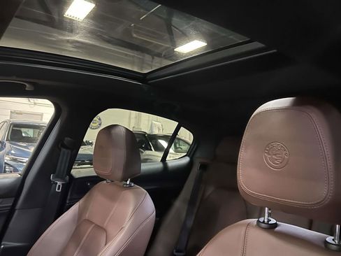 Used 2023 Alfa Romeo Stelvio Ti image 16