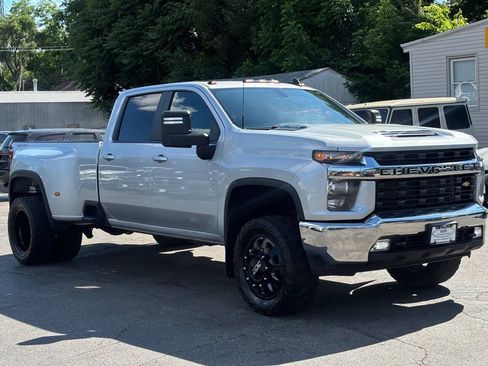 Used 2021 Chevrolet Silverado 3500 LT w/ Convenience Package AWD/4WD image 2