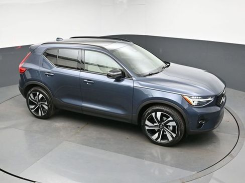 New 2026 Volvo XC40 B5 Plus w/ Climate Package AWD/4WD image 46