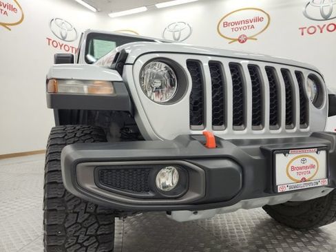 Used 2023 Jeep Gladiator Mojave w/ Trailer Tow Package AWD/4WD image 9