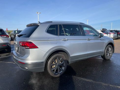 Used 2024 Volkswagen Tiguan SE AWD/4WD image 4