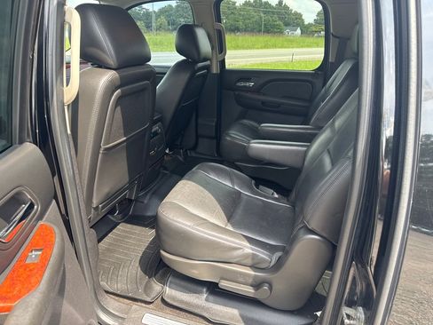 Used 2013 Chevrolet Suburban LTZ AWD/4WD image 17