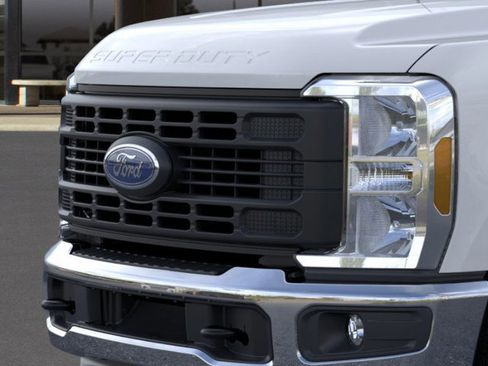 New 2025 Ford F250 XL w/ XL Chrome Package image 17