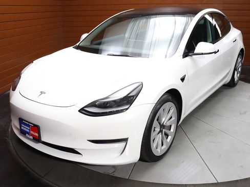 Used 2023 Tesla Model 3 Standard Range image 24