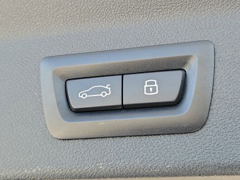 Used 2023 BMW X3 sDrive30i w/ M Sport Package RWD image 8