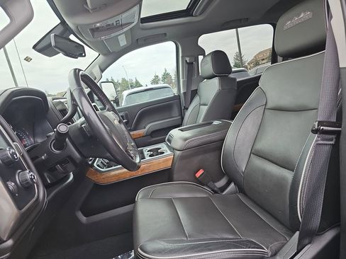 Used 2019 Chevrolet Silverado 2500 High Country w/ Duramax Plus Package image 14