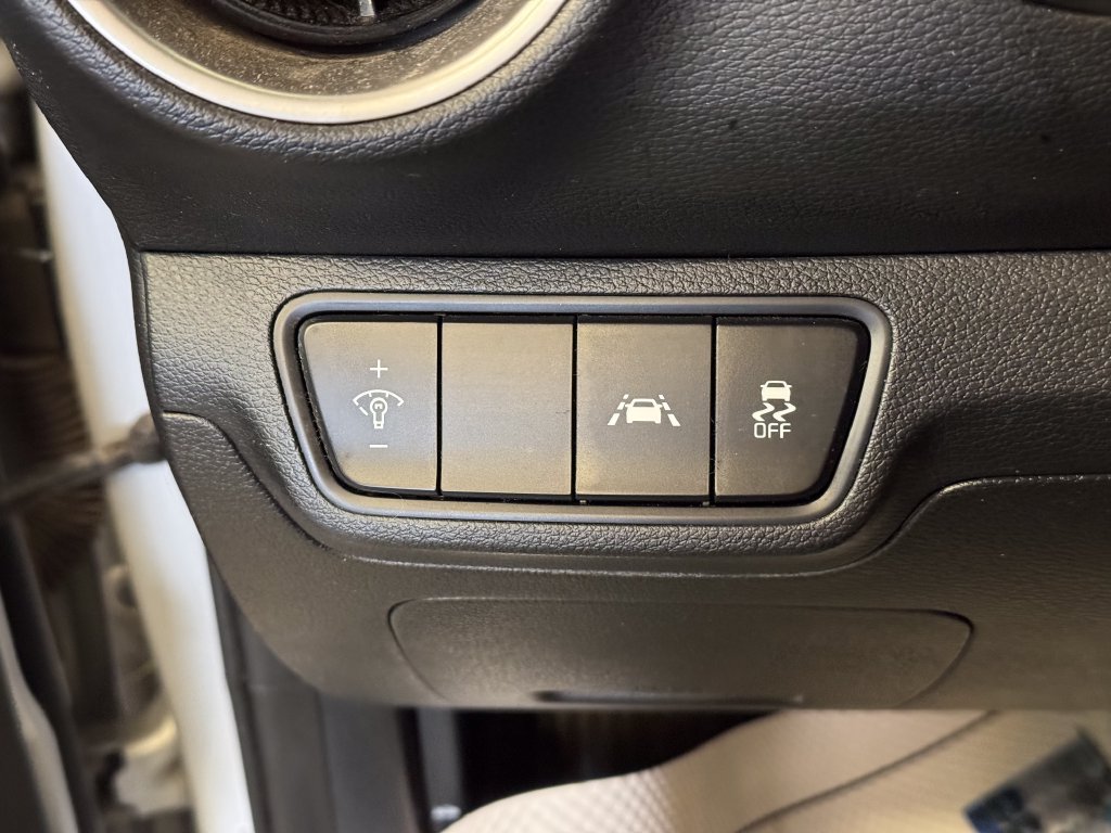 Used 2021 Kia Forte LXS FWD image 18